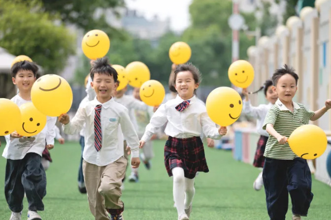幼儿园数量锐减背景下普惠学前教育发展的双重困境与破局路径